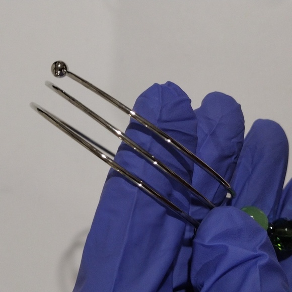 Silver-tone Wire Bangle Bracelet with Green Beaded Charm – Elegant Women Jewelry - Picture 8 of 8